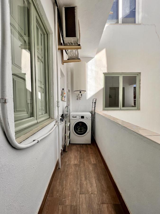 Downtown Apartment By United Renters Аликанте Екстериор снимка